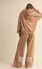 Load image into Gallery viewer, Bow &amp; Brew Set