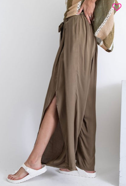 The Most Perfect Split-Leg Vacation Pants