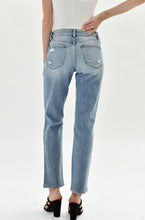 Load image into Gallery viewer, High-Rise Straight Fit Mom Jean