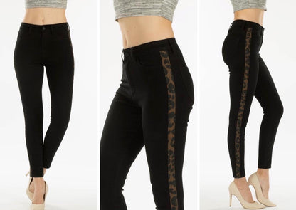 High Rised Black Jean With Cheetah Detail