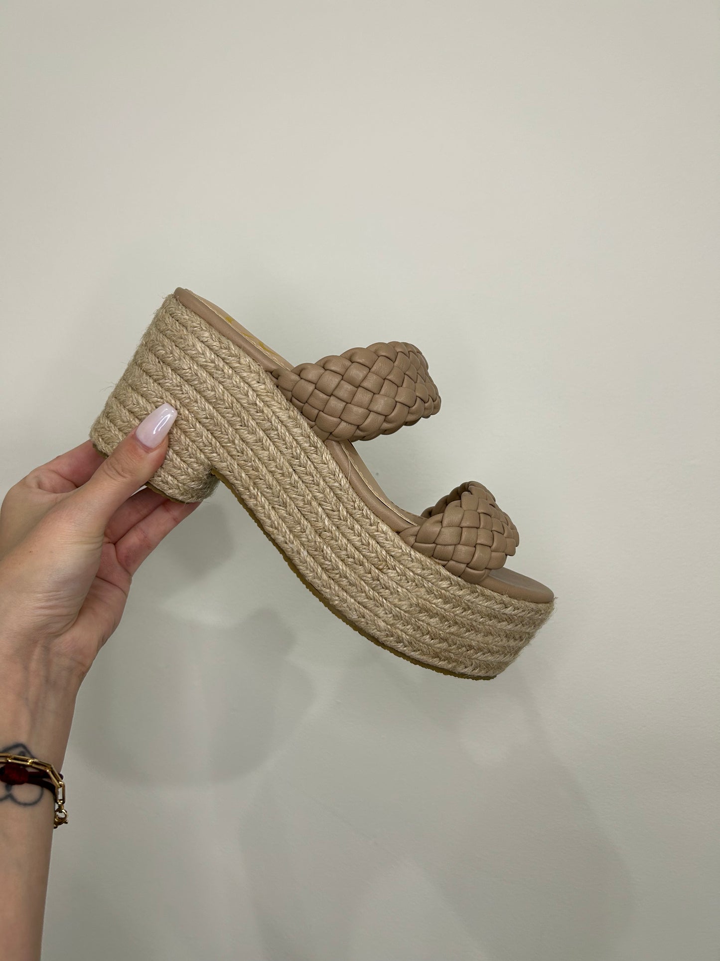 The Nikki Wedge
